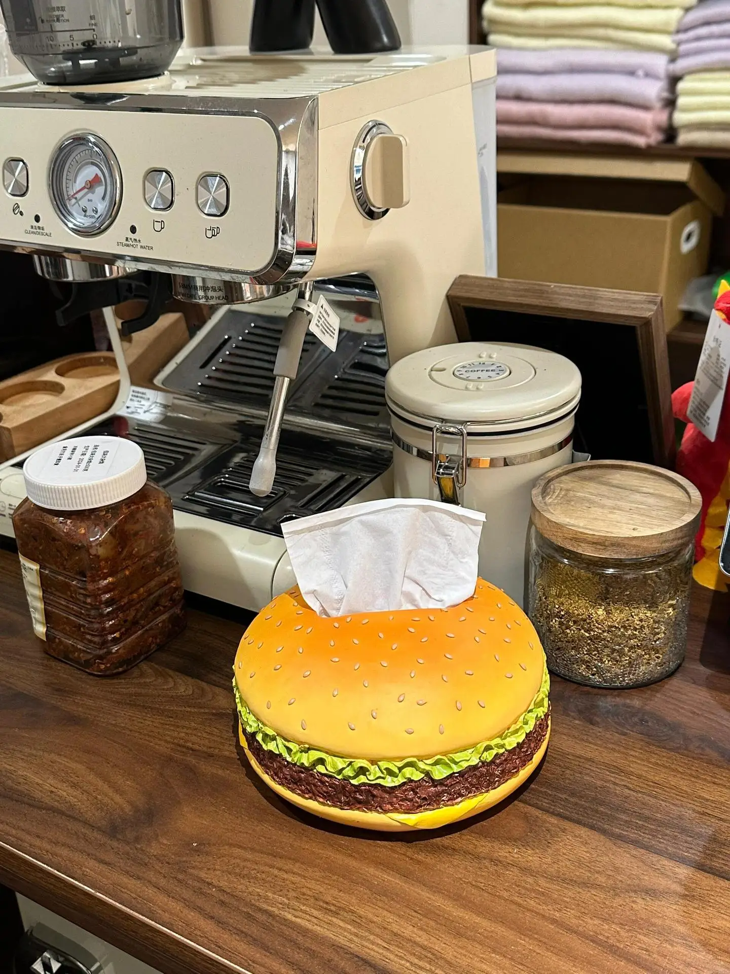 Taschentuchbox im Hamburger-Design, kreativer Kraftpapierhalter für Wohnzimmer, Dekor, lustiges Wohnaccessoire, Retro-Stil, Neuheitsgeschenk – Detail 8