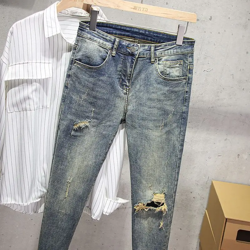 

New Trendy Men's Designer Jeans Fashion Skinny Jeans Ripped Holes Slim Fit Stretch and Soft Denim Pants Casual Trousers Male