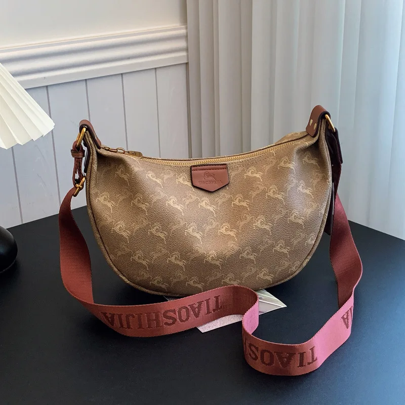 High-value large-capacity bag, women's pea bag temperament, new moon bag, dumpling bag, shoulder messenger bag.