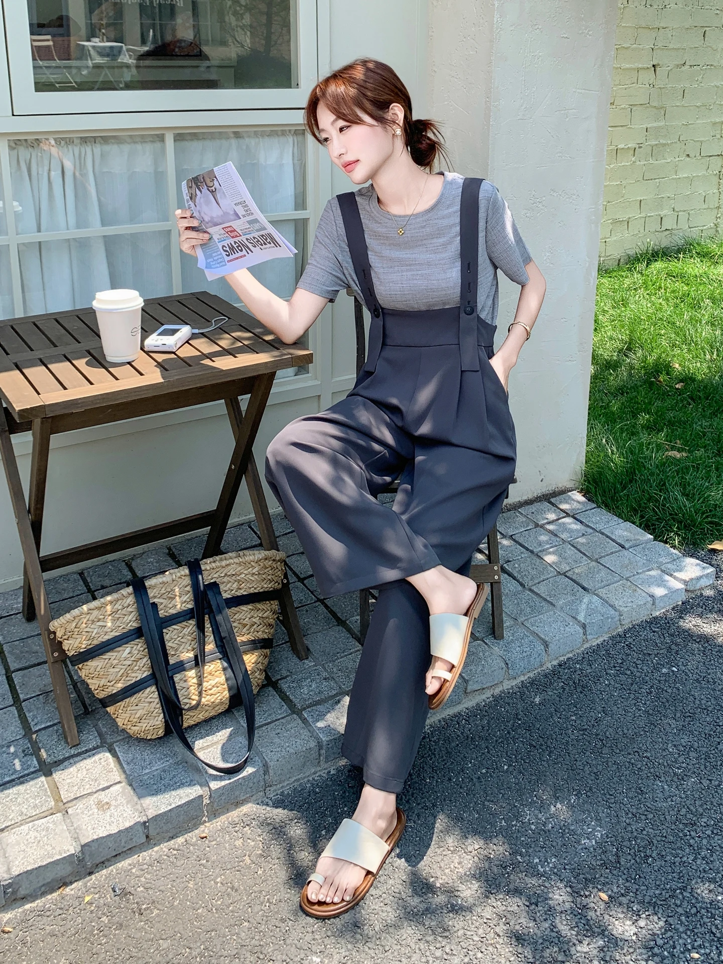 

Gray Summer Outfit Women's Unique Style Two-Piece Set Casual Fashionable T-Shirt Overalls Ensemble Lightweight Breathable
