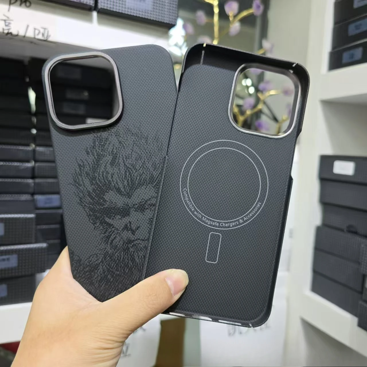 

Чехол из кевларового волокна для iPhone 16 Pro Max, чехол для iPhone 15 Pro 14 Pro Goku, черный миф, шелковый ремень, тонкий чехол для телефона с магнитной присоской