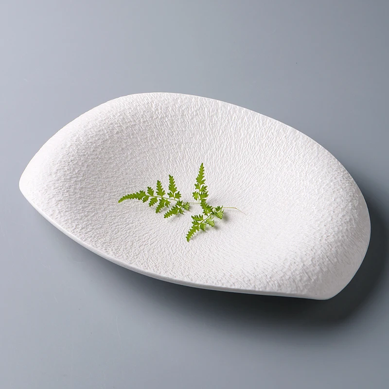 

Матовая керамическая посуда неправильной формы, глубокие тарелки для холодного блюда, тарелки для торта в западном ресторане, тарелки для торта для украшения дома