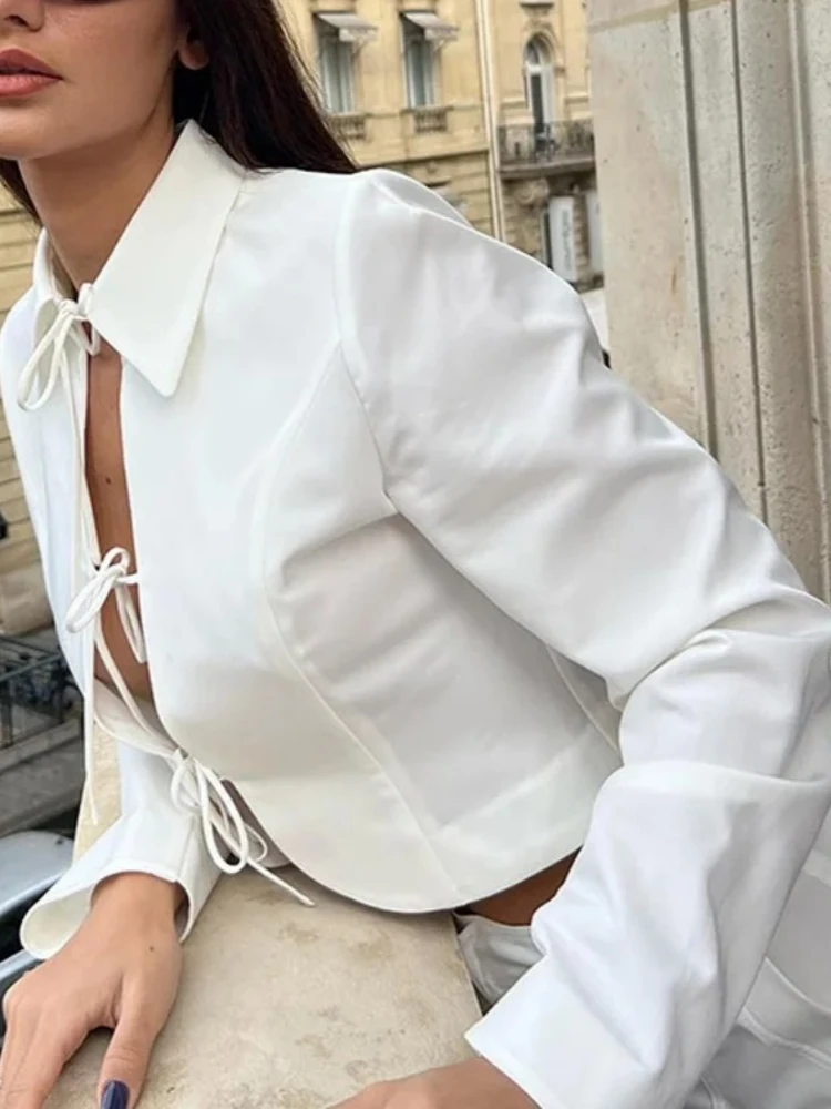 Camisetas blancas para Mujer, ropa De calle, Top corto calado, Ropa Y2k De manga larga, Camisetas con cuello vuelto, Ropa ajustada De Mujer