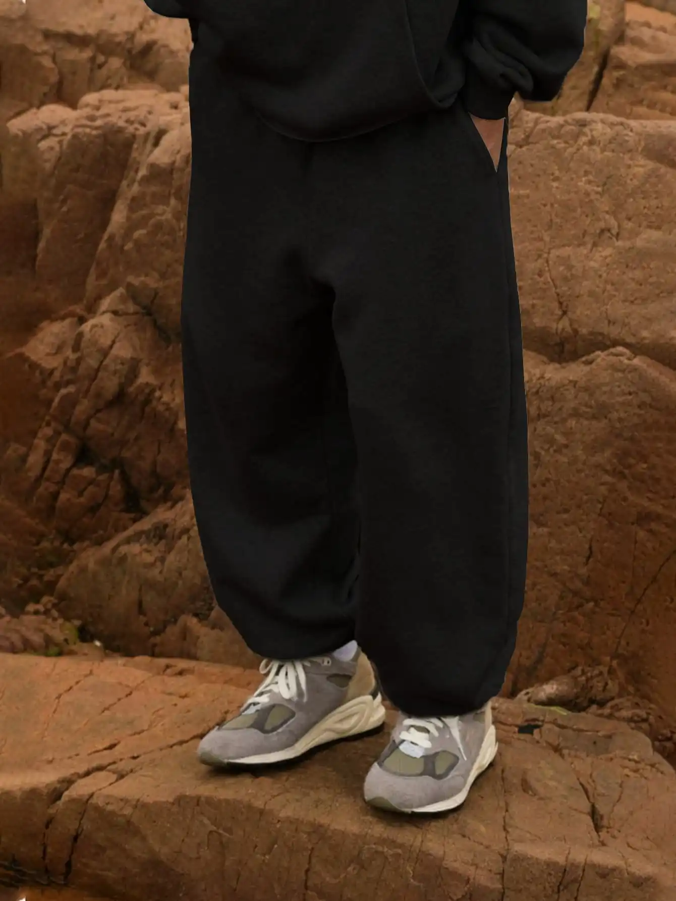 

The 2025 new spring and autumn versatile long pants are trendy casual and suitable for daily commuting and travel