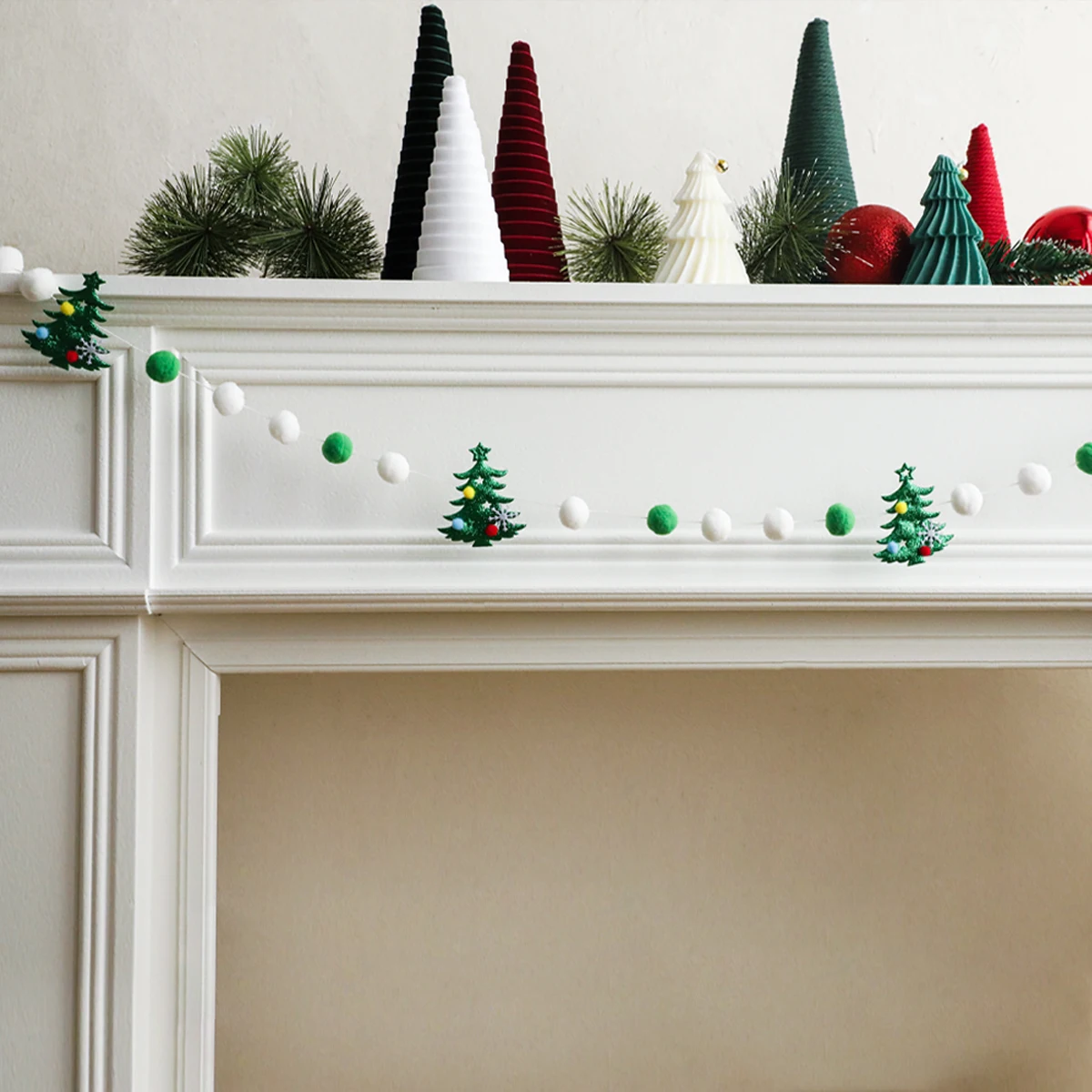 Christmas Tree Pom Pom Garland Green White Felt Ball String with Mini Tree Ornaments for Xmas Tree Fireplace Wall Hanging Decor