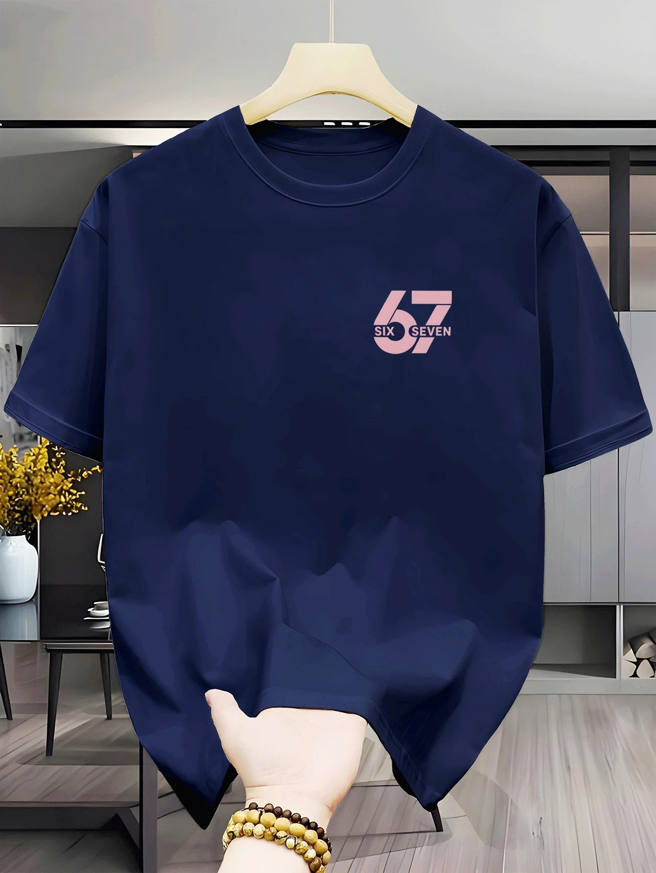 Single men's round-neck short-sleeved T-shirt. Comfortable and cool. For sports. With elastic design. Daily essential item. Flex