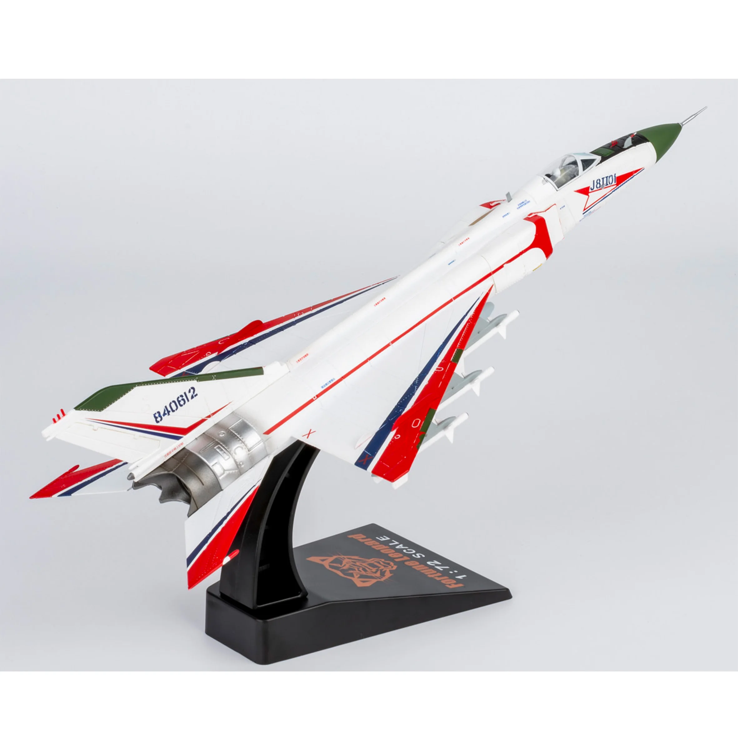 1/72 J-8 II Fighter (J-8II) 01 Prototype 840612 Statisch afgewerkt model