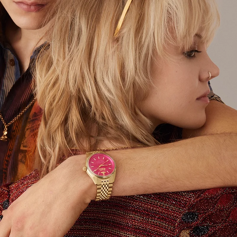 Кварцевые часы Vivienne Westwood Dragon Fruit с красным и золотым стальным ремешком