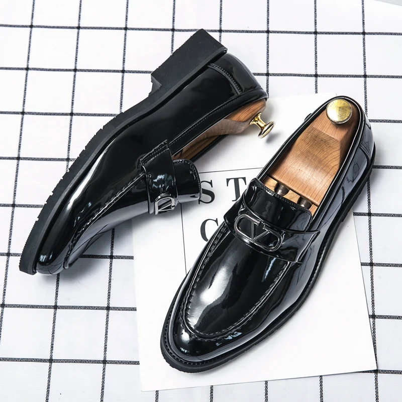 

Men Casual Business Dress Shoes V Patent Leather Glossy Outdoor Comfortable Loafers Gentlemen English Shoes Size 38-46 Men Shoes