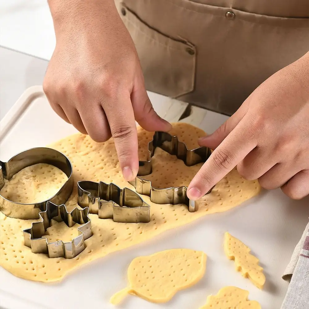 

Baking Tool Cartoon Dinosaur Biscuit Mold Animal Shape Stainless Stell Dinosaur Cookie Cutters Cute Cookie Making Set Festivals