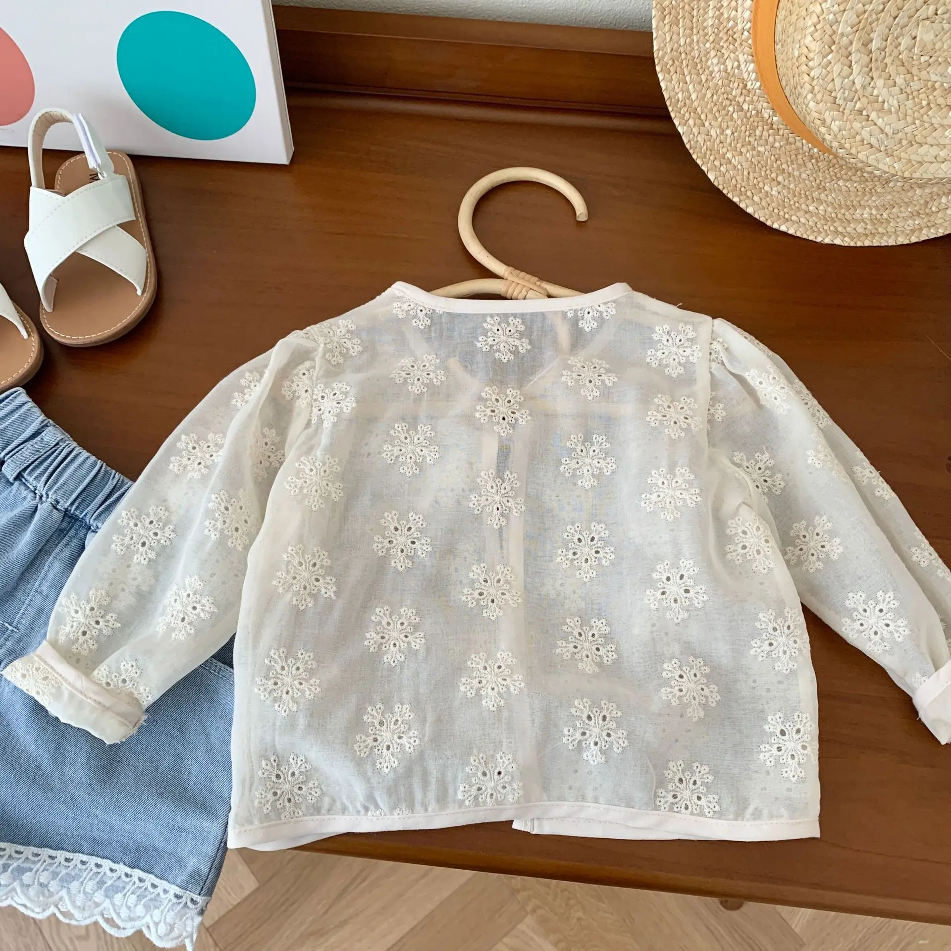 Girls Floral Air-conditioned Top: Thin Outerwear In Solid Baby  0-6 Years - Children Hollowed-out Cardigan Shirt for autumn