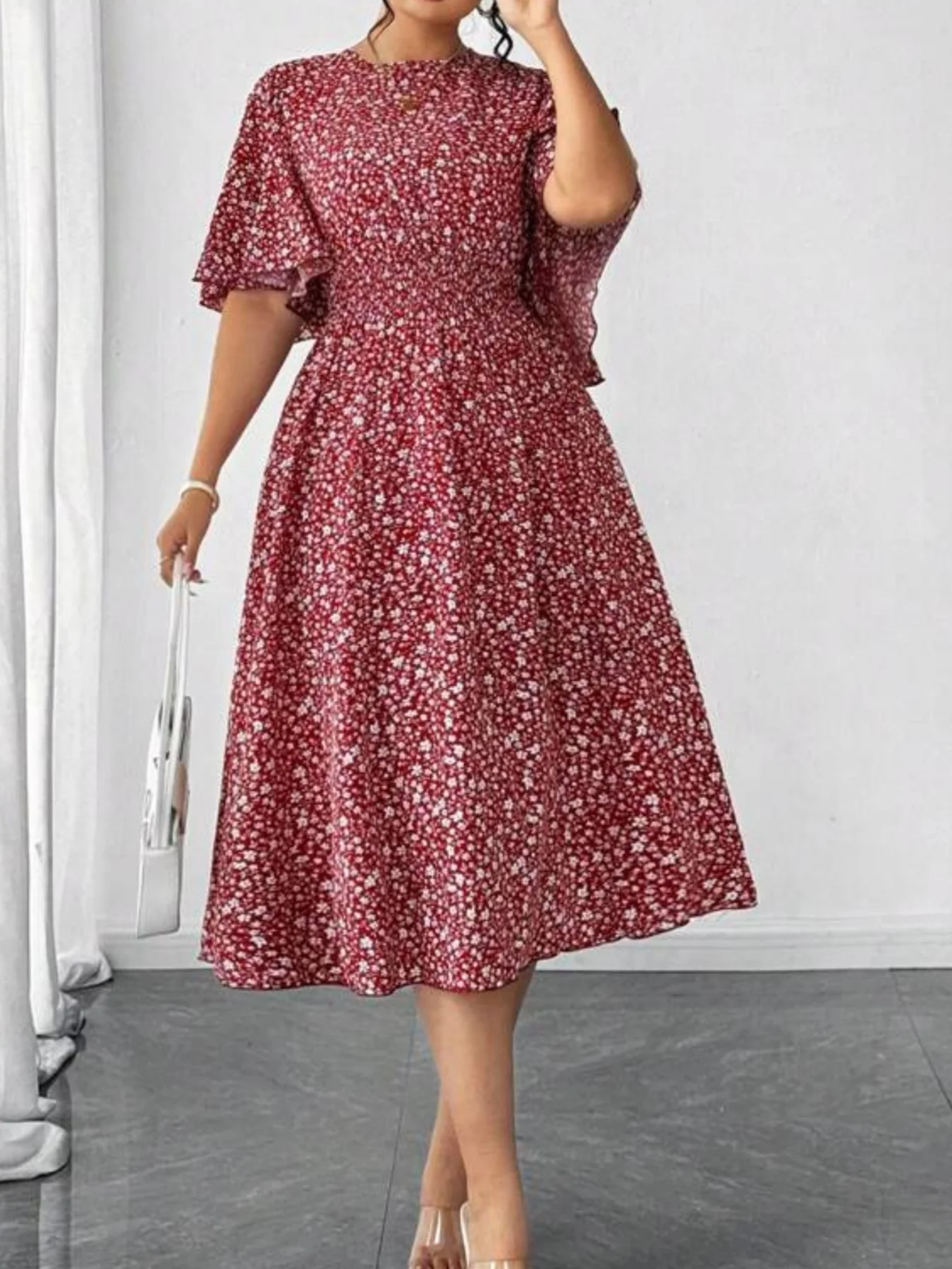 เดรสคอกลมลายดอกไม้พลัสไซส์ผู้หญิง ข้อมือใบบัว เรียวที่เอว เดรสมิดิทรงเอ สวมใส่เรียบหรู