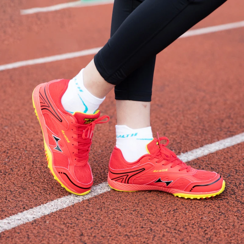 

Men's and Women's Running Shoes Comfortable and versatile, ideal for triple jump, marathon, jogging and athletic training.