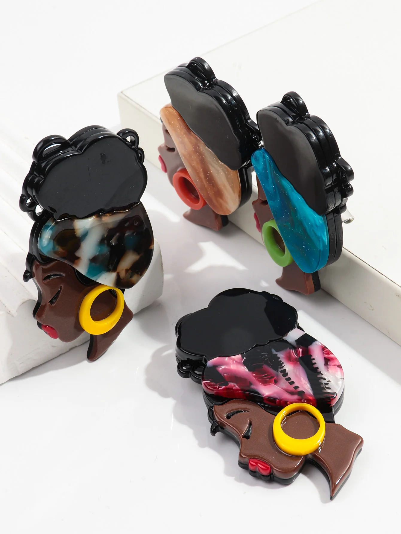 Cute Acrylic Africa Lady Brooches Pins for Women Unisex Black Hair Girl Wear Big Earrings Figure Brooch Badges Clothing Jewelry