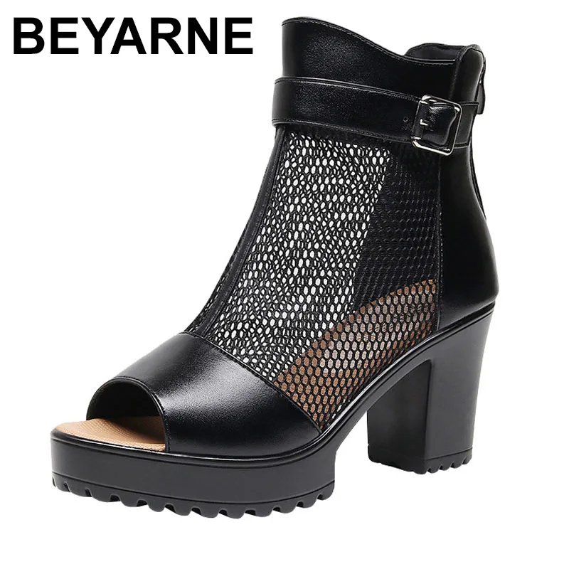 

Женские короткие ботинки на блочном каблуке 8 см, стильные ботильоны на высоком каблуке с дышащей сеткой и молнией сзади, модная летняя обувь с цепочкой