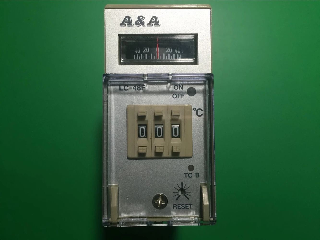 

A&A Zhuoli Brand LC-48F Pointer Temperature Controller LC48F Deviation Temperature Controller with Cover