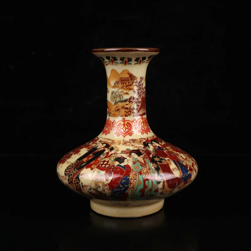 

Exquisite Chinese Old Collectible Handmade Porcelain Painted with Japanese Dowager storage vase