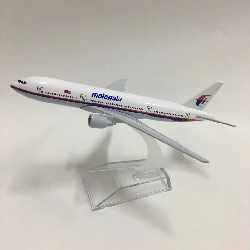 16cm Malaysia Airlines Boeing 777 Plane Model Airplane Model Aircraft Model 1:400 Diecast Metal Planes Toy