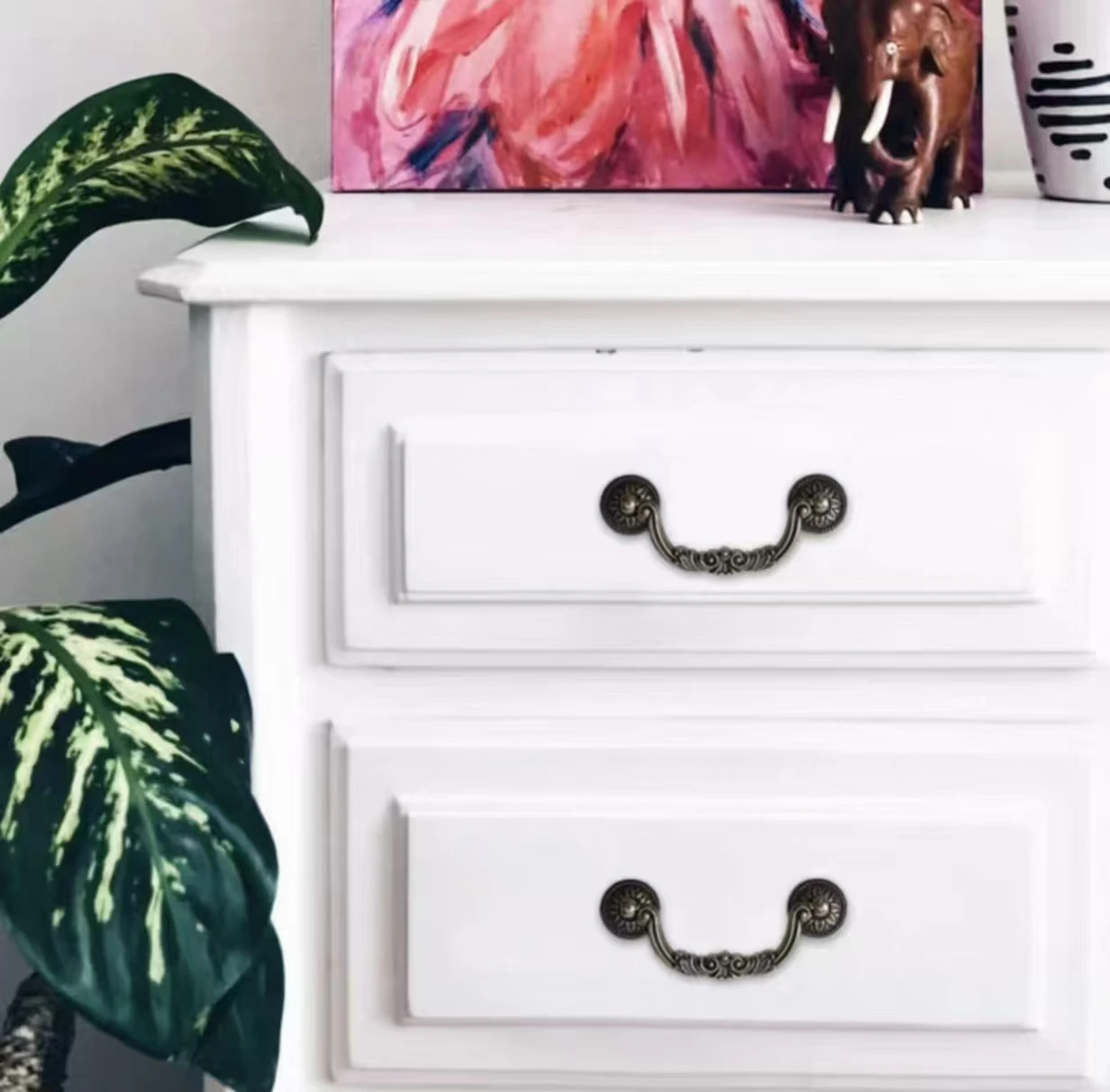 

European-style zinc alloy drawer handles, vintage wardrobe door knobs, cabinet knobs, wine cabinet handles, dressing table drawe