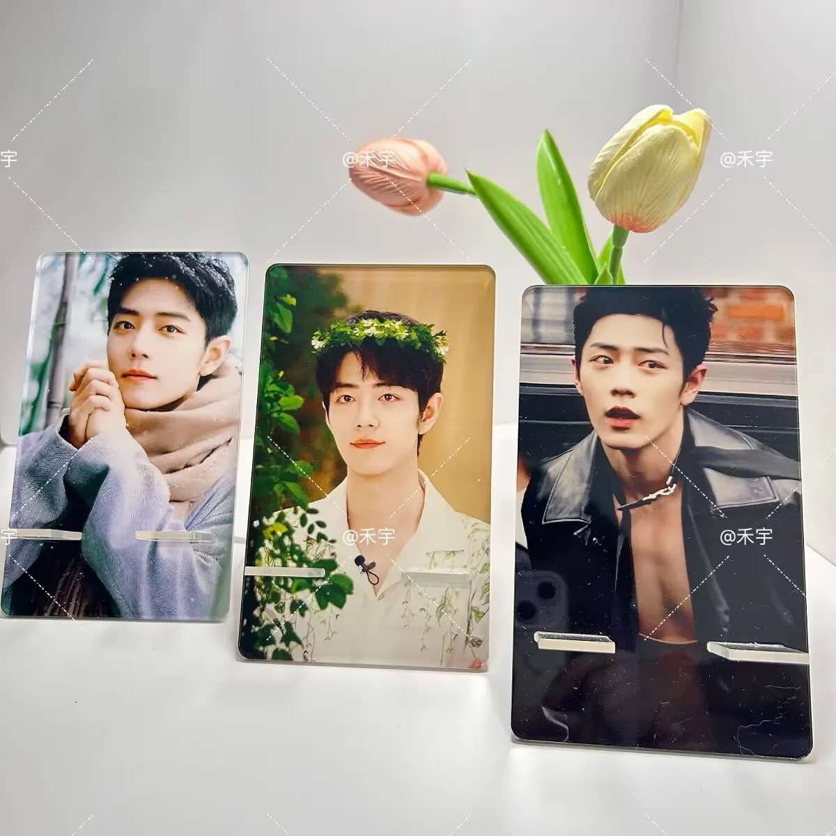 حامل الهاتف المحمول Xiao Zhan علامة واقفة على شكل إنسان من الأكريليك الإبداعي، أداة مشاهدة المسلسلات التلفزيونية لشخص كسول، نجمة