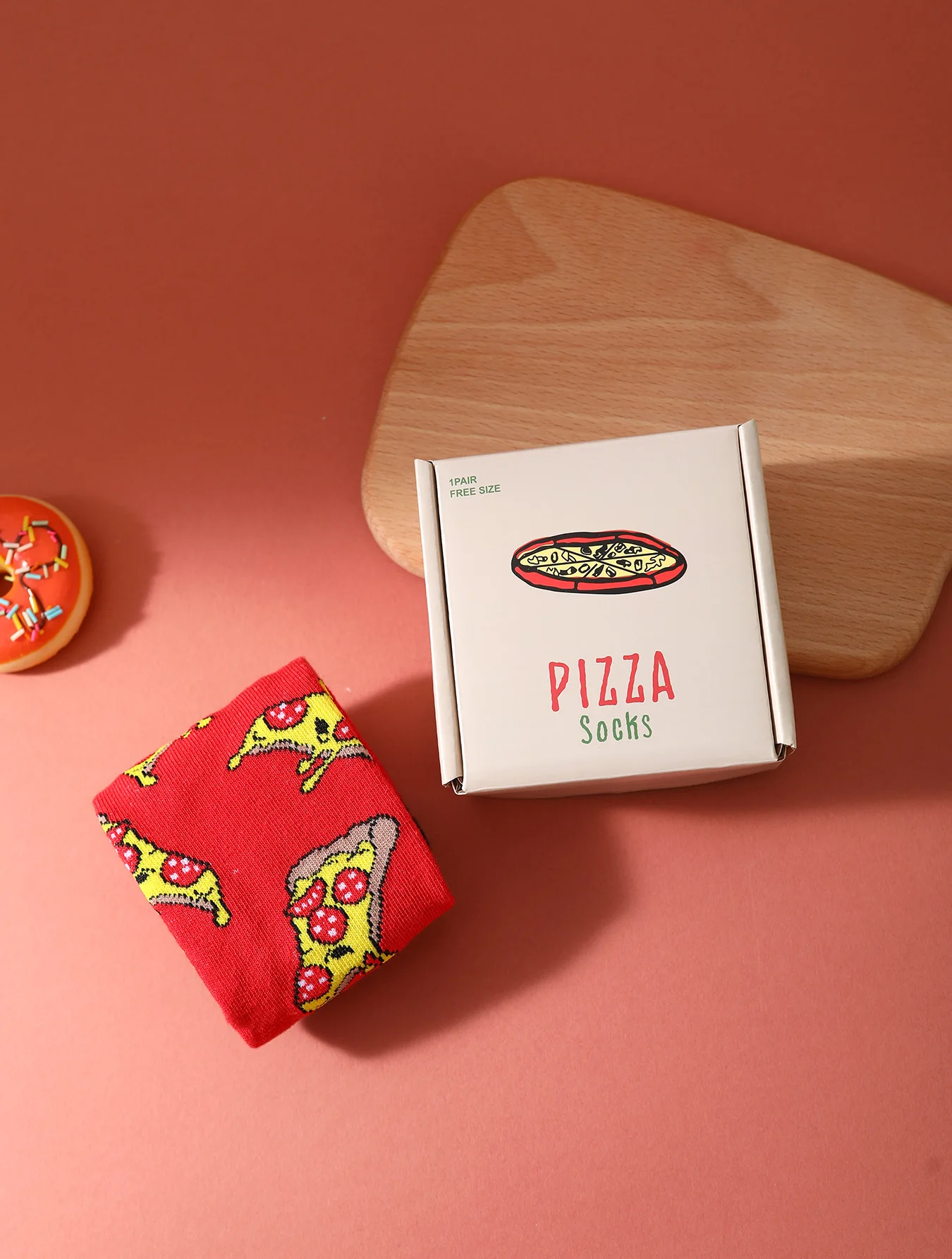 1 para średniej długości skarpet unisex nowatorskich i ciekawych czerwonych skarpetek w pudełku na pizzę na Boże Narodzenie i cztery pory roku