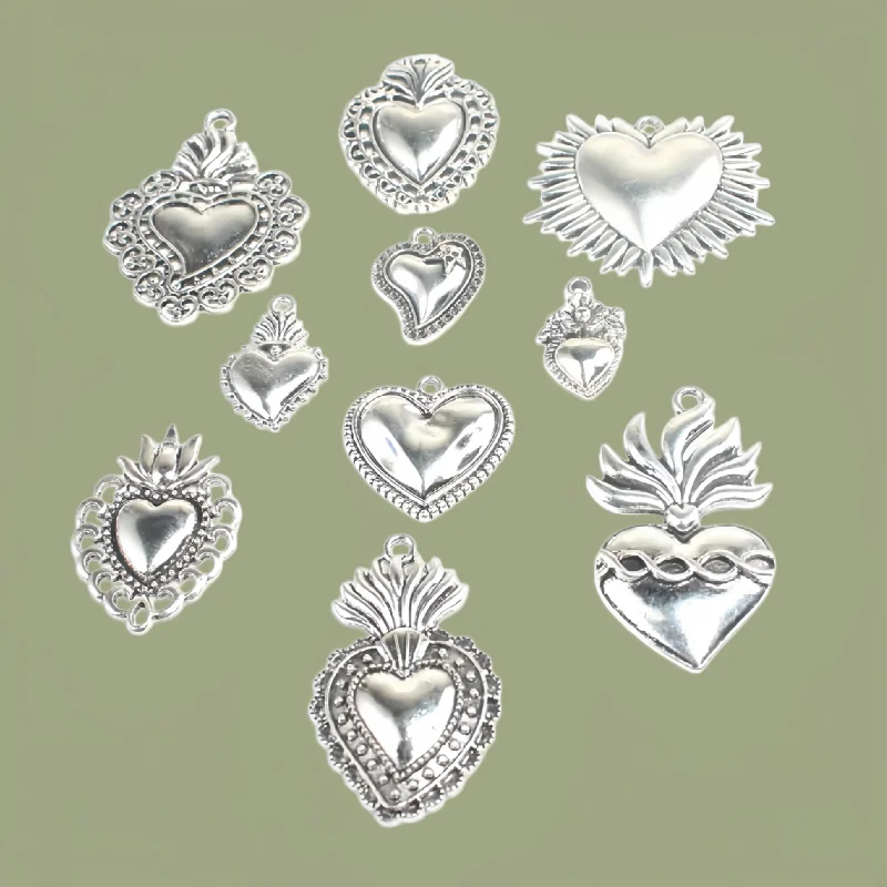 10pcs Mixed Silver Plated 10 Styles Retro Catholic Sacred Heart Alloy Pendant DIY Charms Necklace Bracelet Jewelry Crafts Making