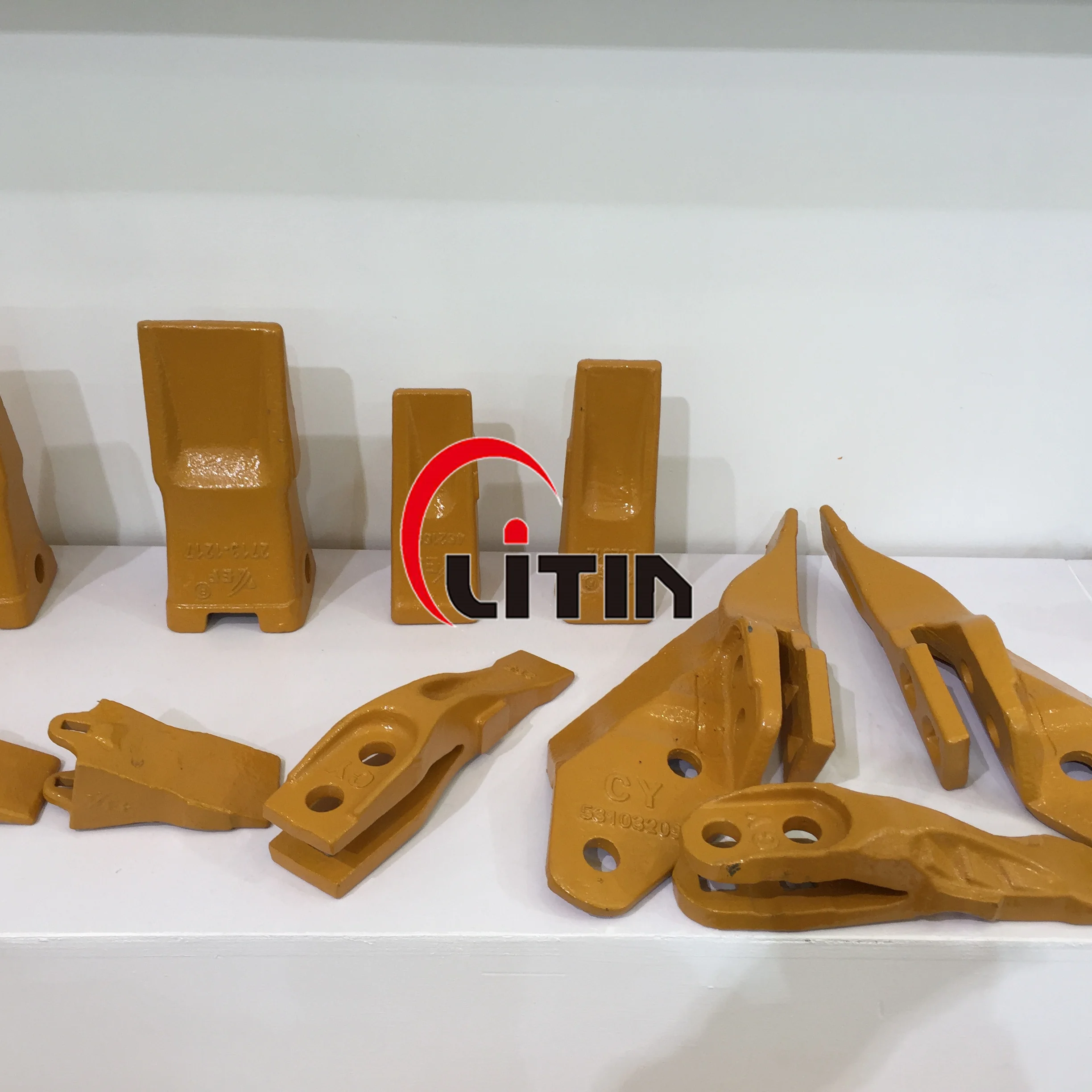 

Litian High Quality Excavator Machinery Accessories Teeth 1U3302 1U3302Rc 1U3352Rc 8J3350