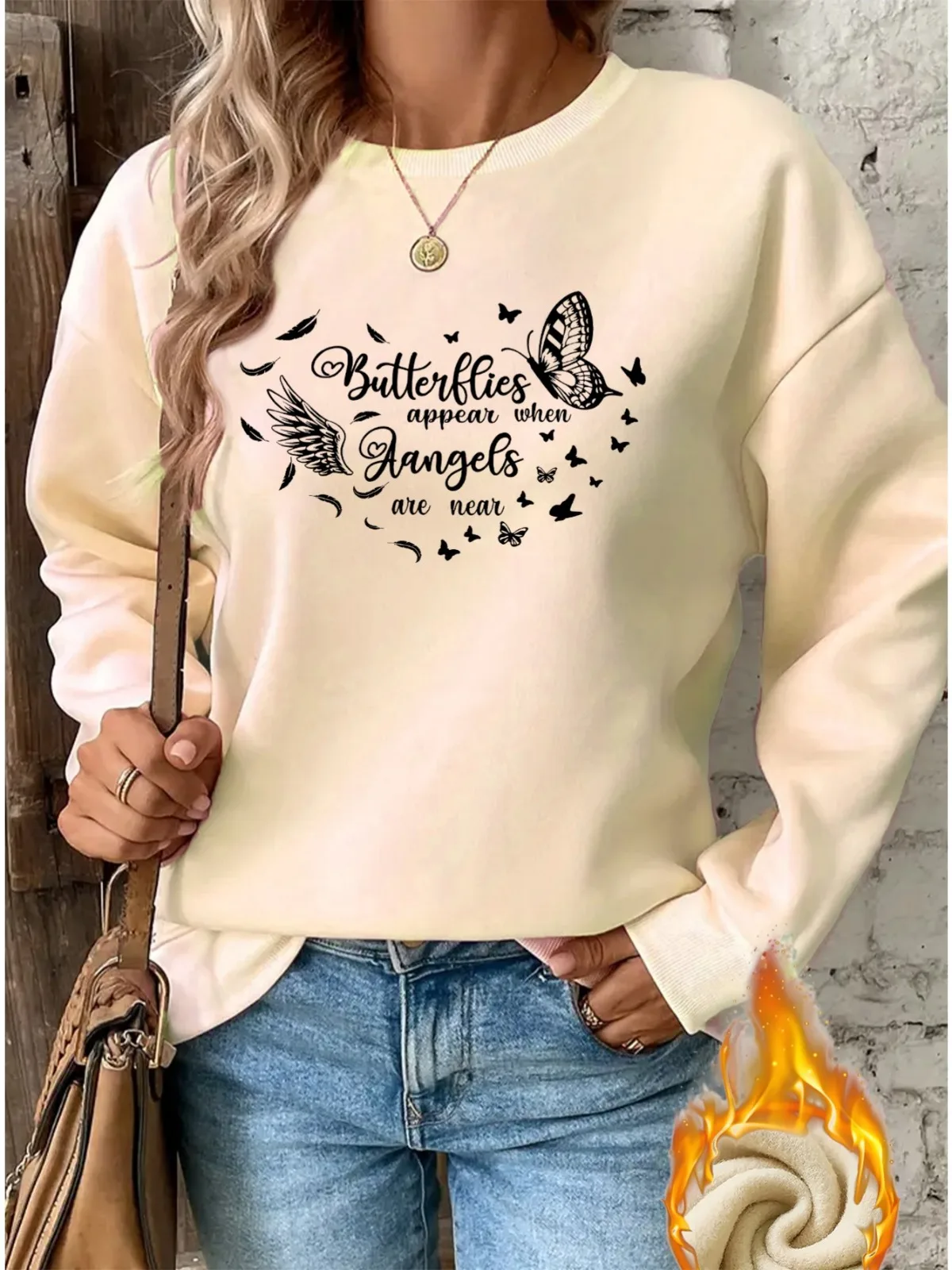 เสื้อสเวตเชิ้ตมีฮู้ดพิมพ์ลายผีเสื้อสีดำลำลองและทันสมัยสำหรับผู้หญิง เสื้อสวมหัวสไตล์สตรีทที่สวมใส่สบาย เสื้อผ้าของขวัญวันหยุด