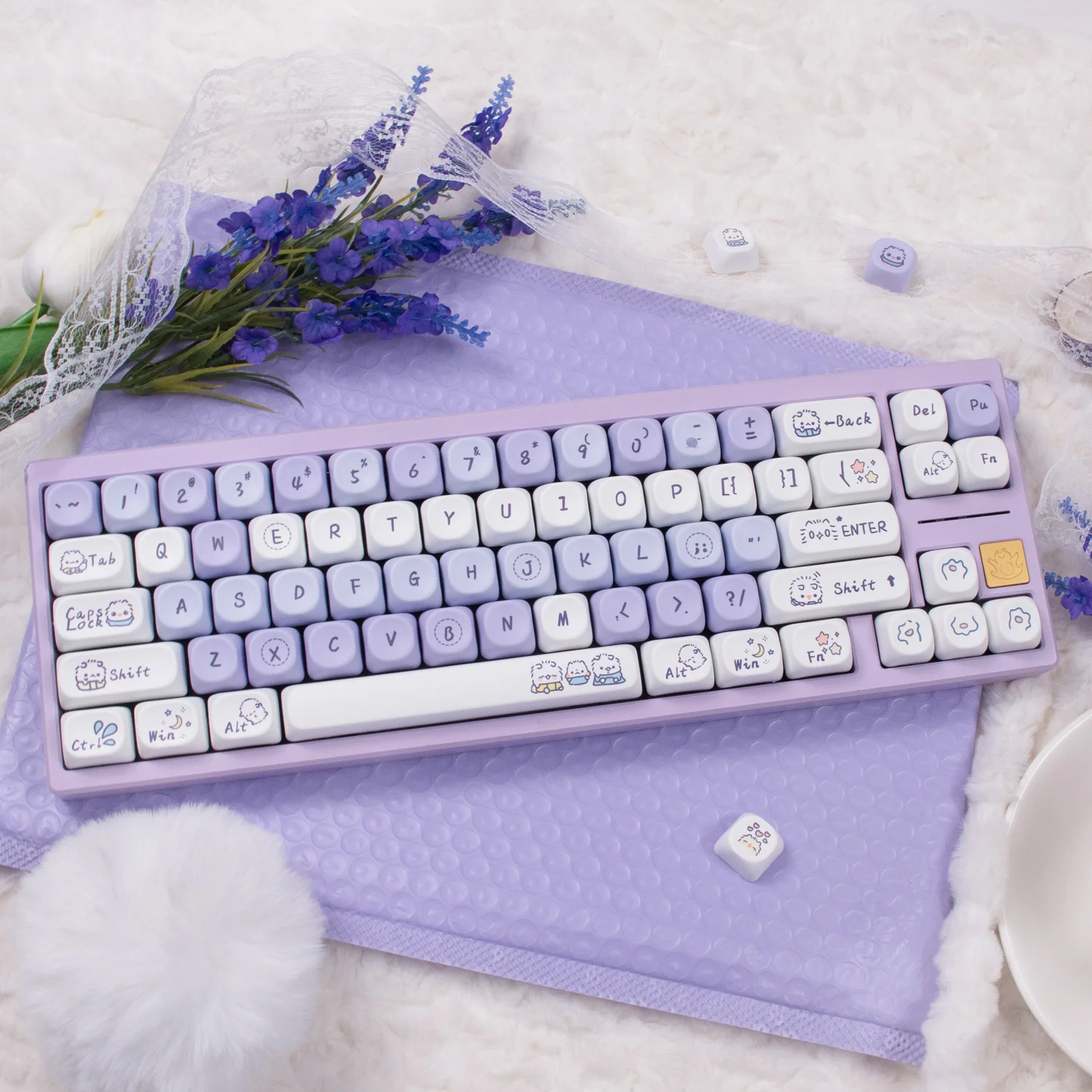

Purple Cats Keycaps MOA Profile Dye Sublimation PBT Keycaps Round Cute kitten Keycaps For Mechanical keyboard 64/87/96/104/108
