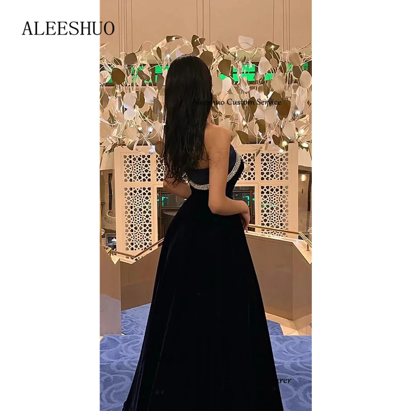 Aleeshuo Morden Velour A-Line Prom Dresses Sleeveless Pleat Beading Strapless Cut-out Evening Dress Floor-Length Vestido De 2024