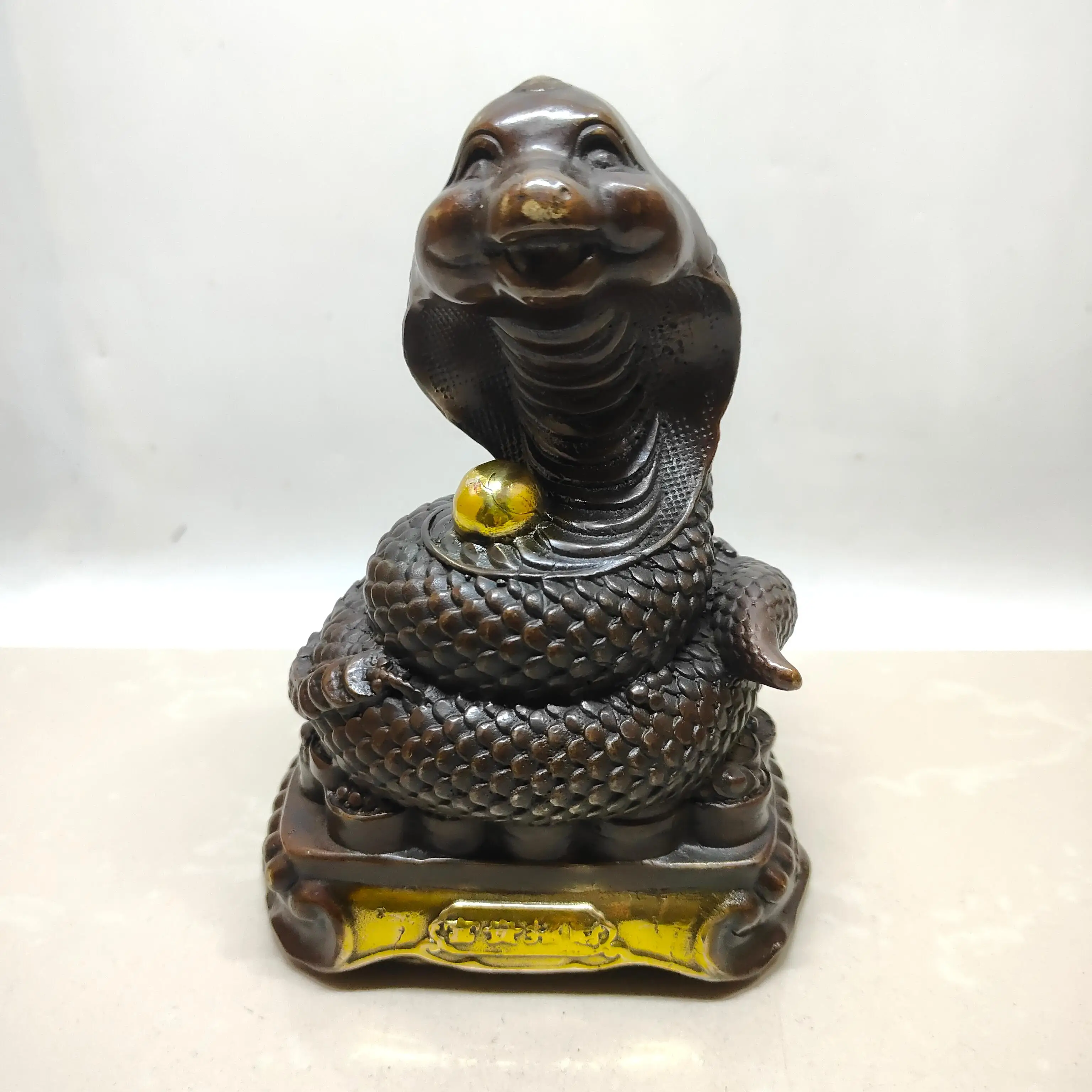 

A wealth-attracting and prosperity symbol in the form of a snake figurine.),Free shipping