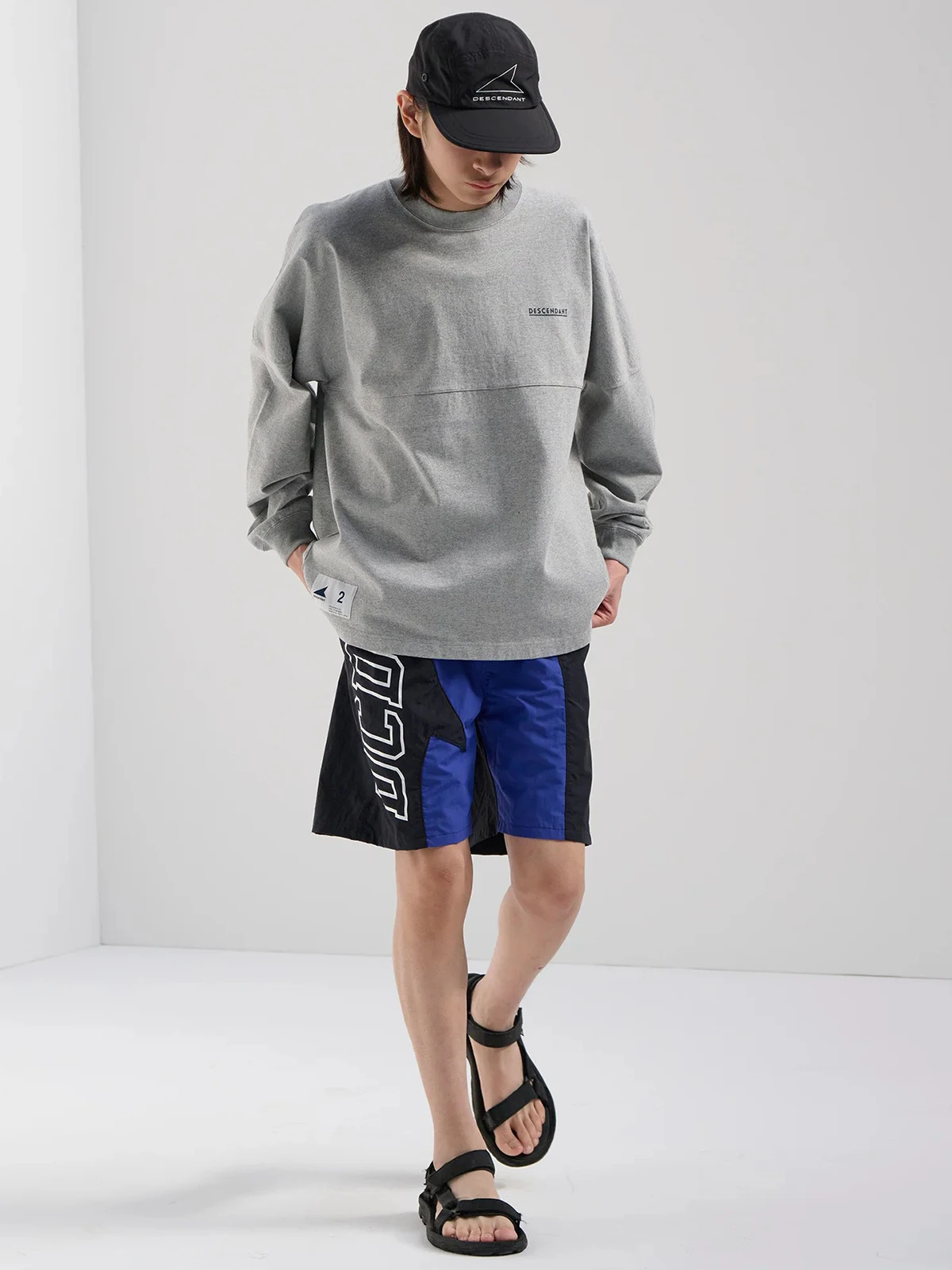 

Японская уличная одежда: хлопковая футболка с длинным рукавом, свободный крой, повседневная, с круглым вырезом, со спущенным плечом, мужская, удобная, дышащая.