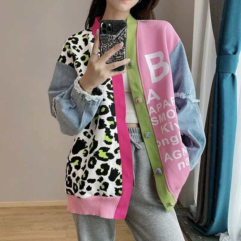 

Женский вязаный кардиган из двух предметов с джинсовыми рукавами и леопардовым принтом, контрастные цвета, джинсовая куртка с буквами, ковбойское пальто, топы