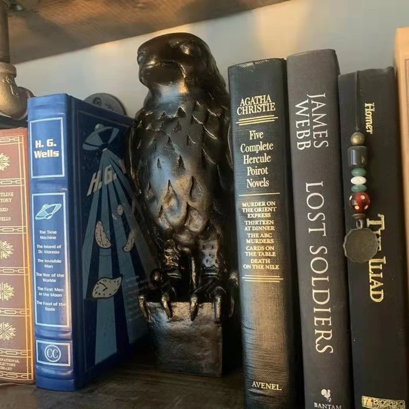 1 Pc Maltese Falcon Statue Shelf Decorations Black Resin Eagle Head Tabletop Decorative Ornament Sculpture