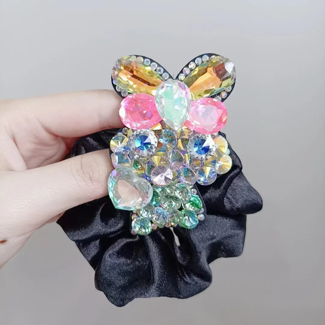 The new rabbit rabbit flannel lap crystal high-end hair bands hair rope tied hair headwear hair e. hair light and decoration