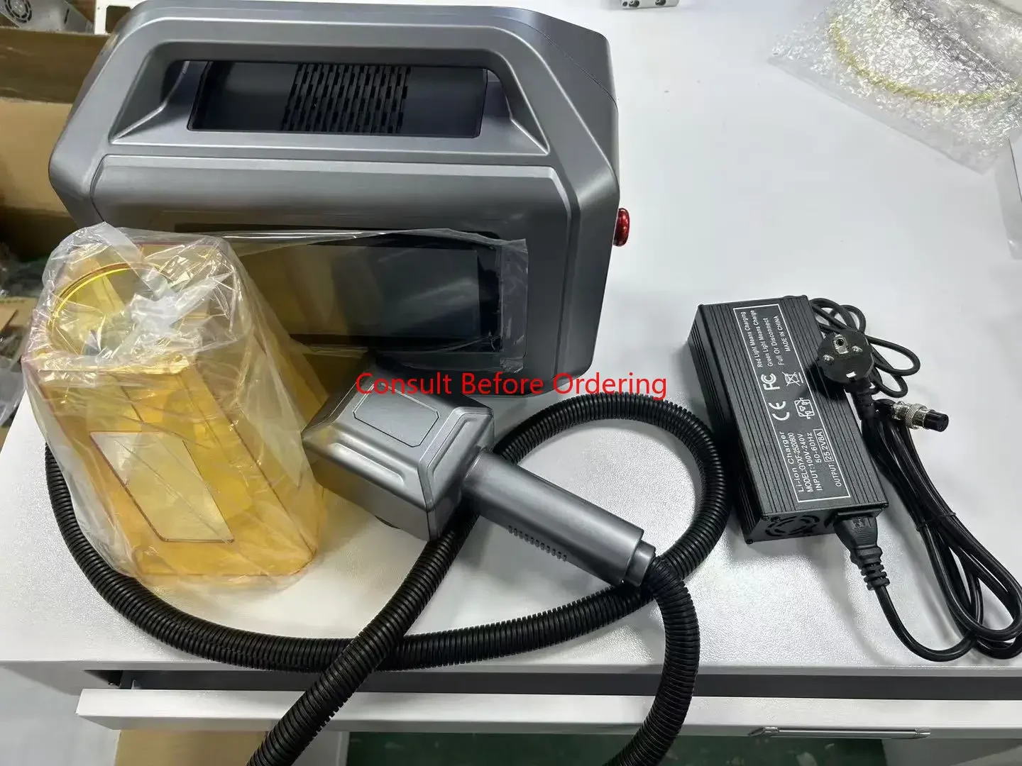 Macchina per marcatura portatile piccola mini stampante portatile da 20 W per CS in plastica