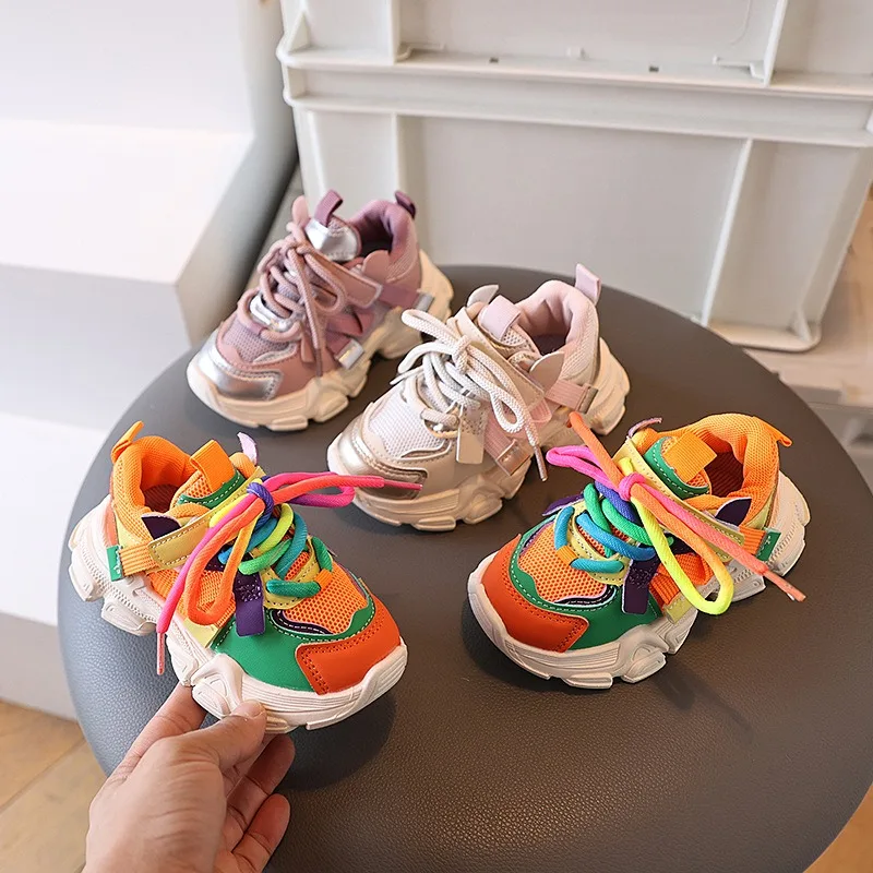 

Студенческая спортивная обувь на мягкой подошве, кроссовки для бега для мальчиков и девочек, красочные модные новые трендовые детские кроссовки 2025, нескользящие повседневные кроссовки