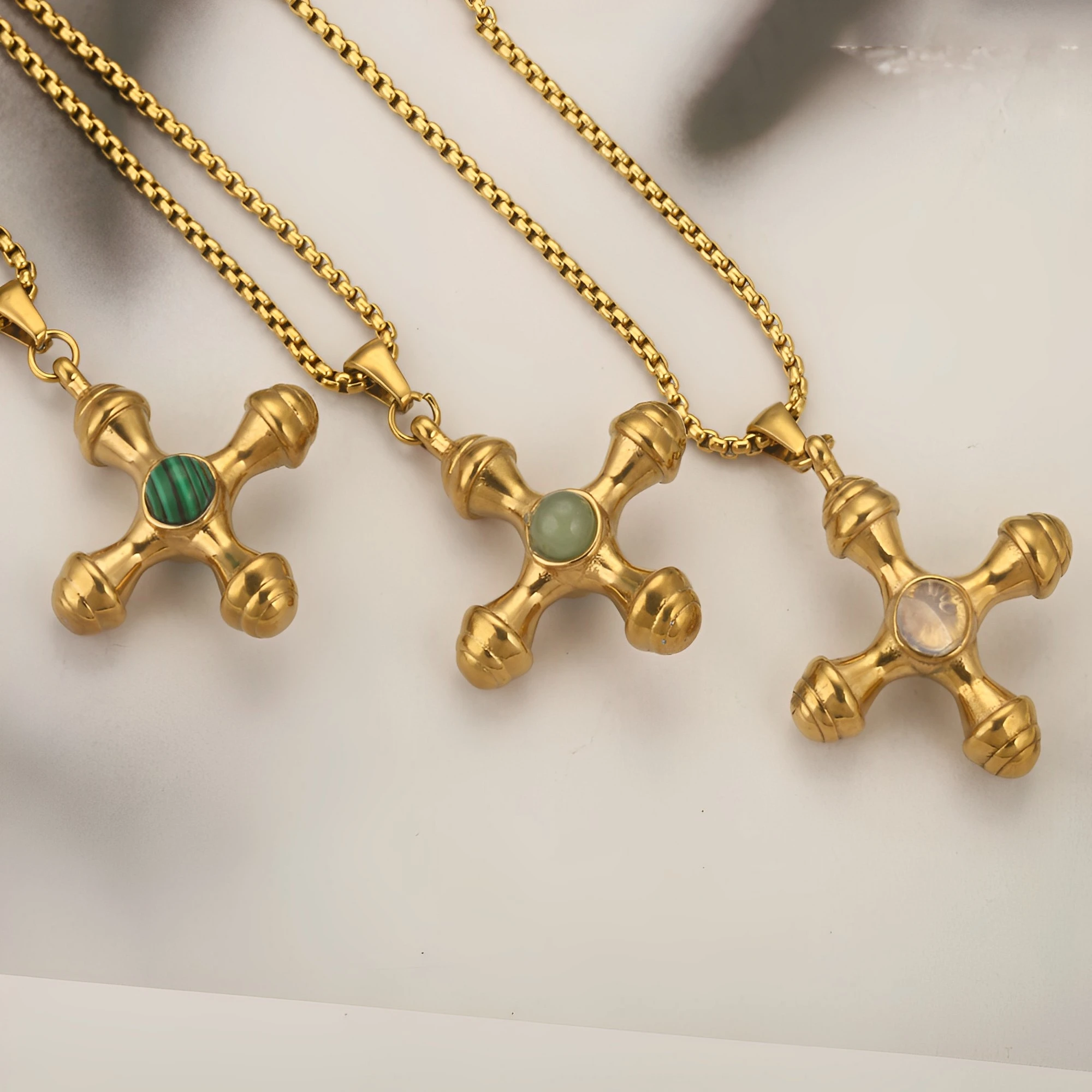 1 Stück Kreuz Edelstahl PVD vergoldet mit Naturstein 60cm Damen Pullover Kette Charm Schmuck Zubehör gefunden 2024