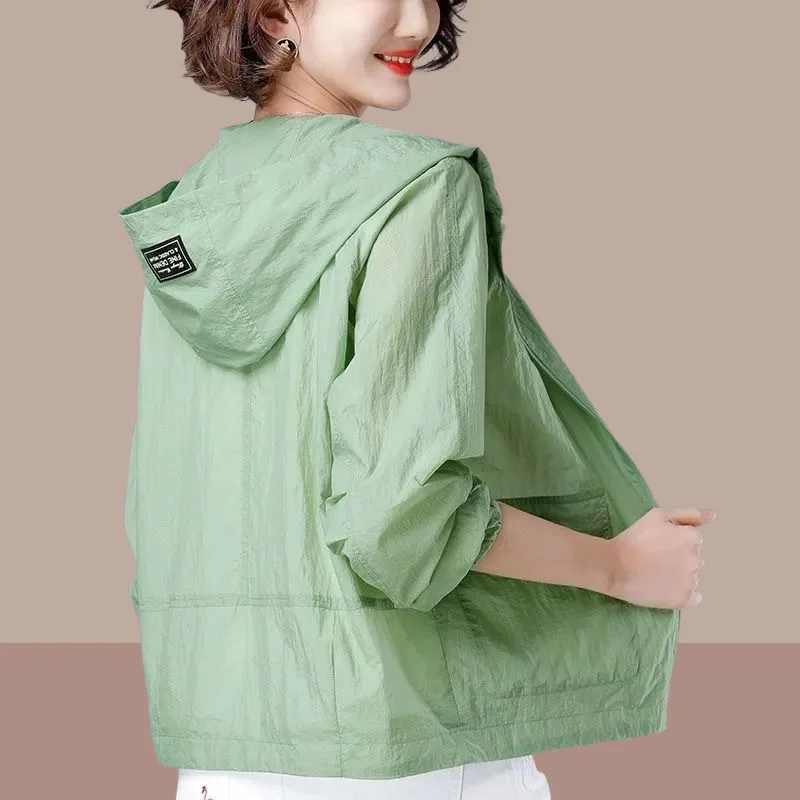 Women's Lightweight Sun Protection Jacket Hooded Breathable Plus Size Summer Outdoor Windbreaker for Travel Daily Wear 여성 여름 자켓