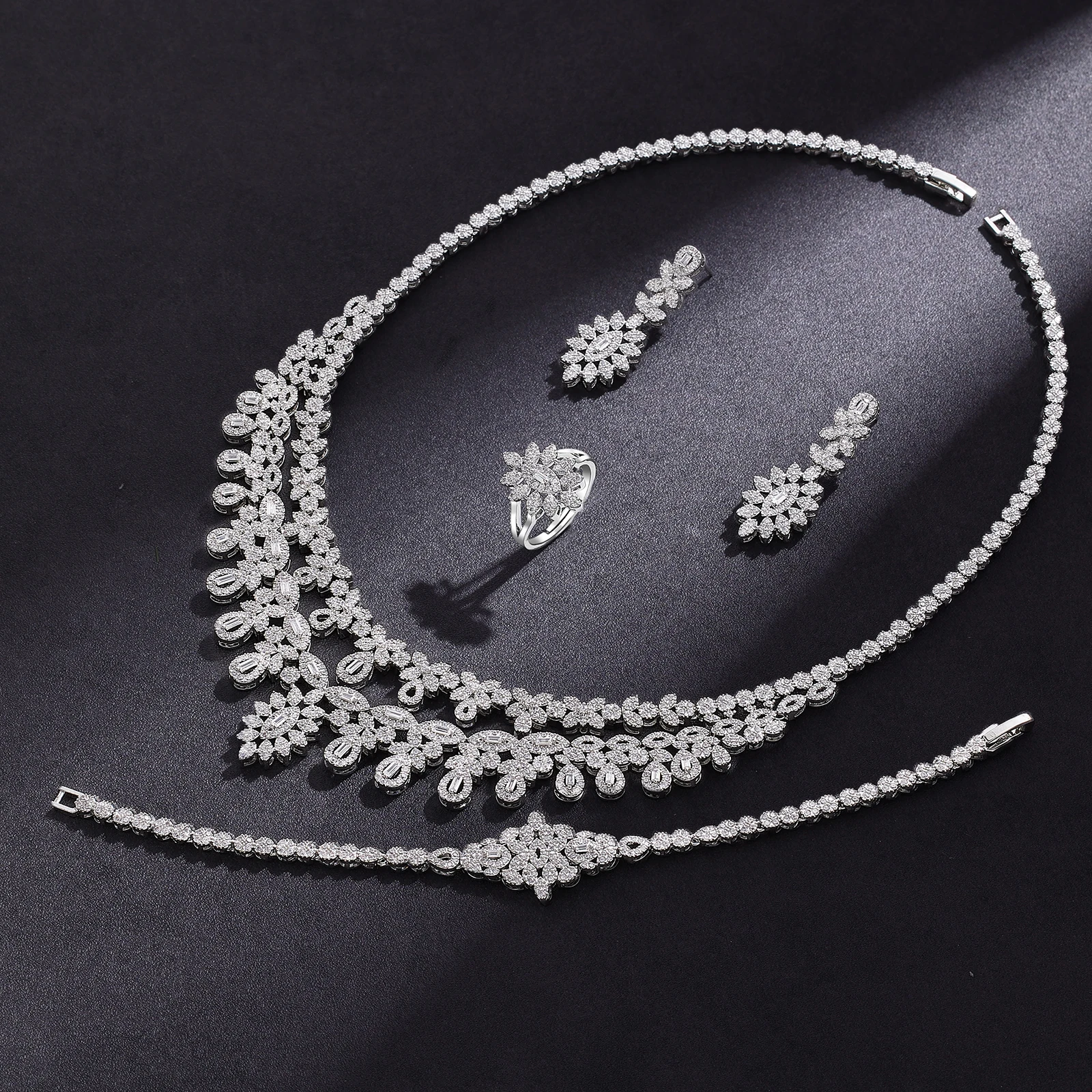 2024 New 4-piece Bride Zirconia Full Set Women's Party Jewelry Set Luxury Dubai Nigeria CZ Crystal Wedding Jewelry Set