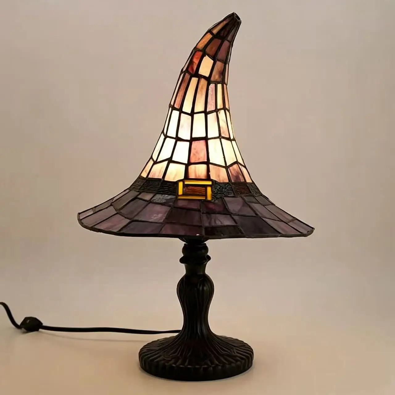 Creative Gothic Night Light Gift, Witch Hat Lamp, Resin Craft Table Lamp, Decorative Night Light for Indoor Bedroom, Witch Hat, Lightweight and Safe USB Powered Model