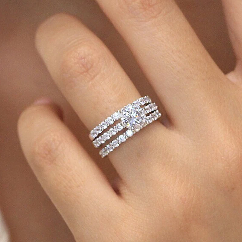 Huitan 3 Stück Set Frauen Ringe volle runde Zirkonia bling bling Hochzeit Verlobung zeremonie Party Braut ringe Modeschmuck