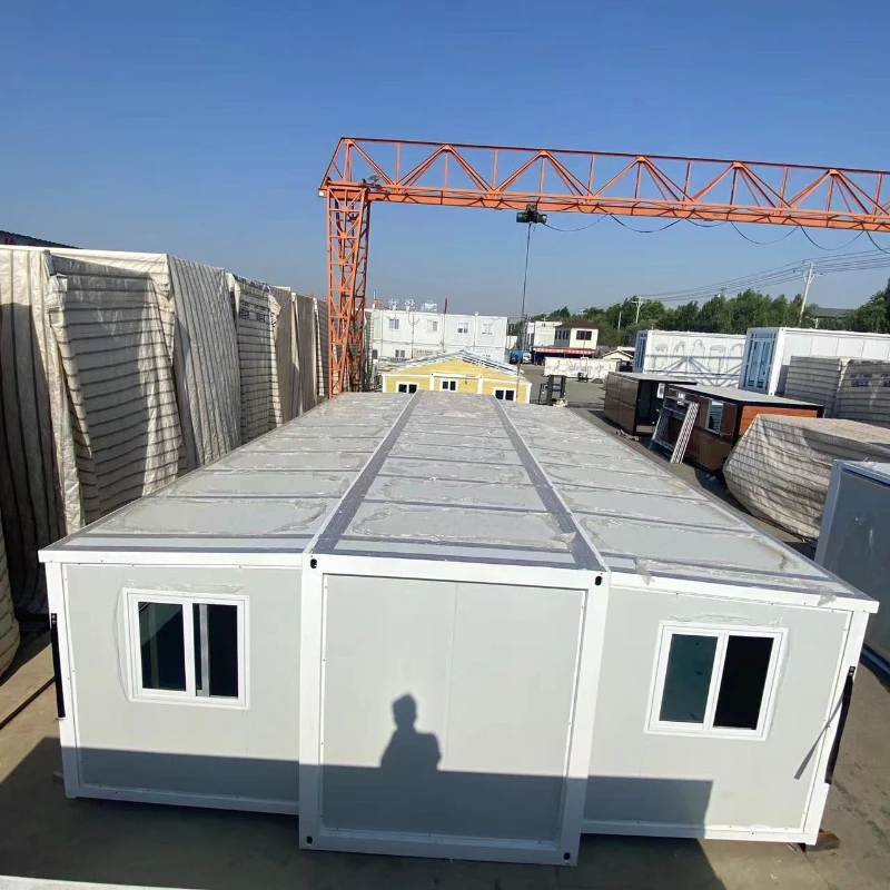 Luxury 40ft Container Mobile Home Modern Design Built-In Furniture Prefab Container House High-Quality Materials