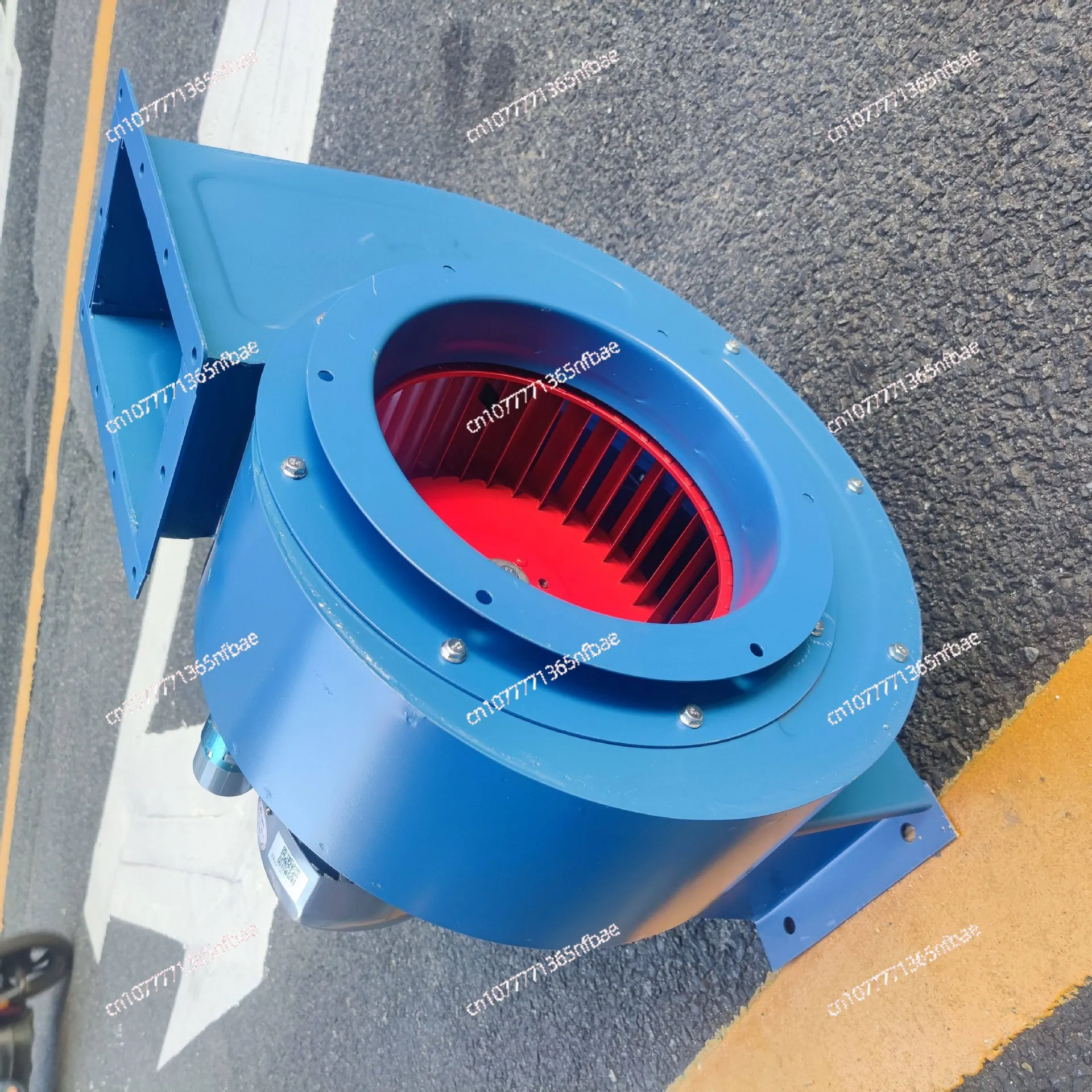 

Вытяжной вентилятор CF2.5-3-3 для кухни, отелей, ресторанов и столовых