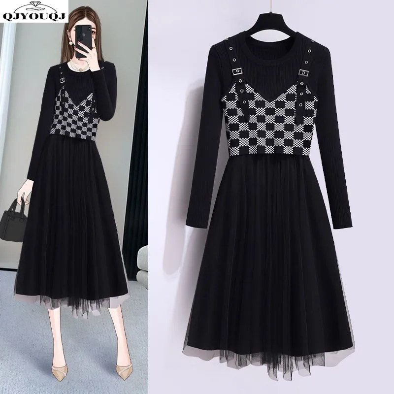 

2024 Autumn/Winter New Fashionable Waistband Round Neck Knitted Women's Dress Checkered Sling Dress Set Two Pieces