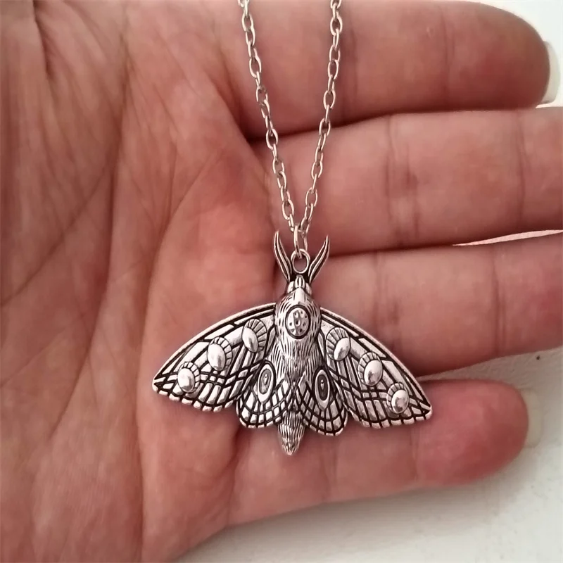 قلادة العثة العتيقة، المجوهرات القوطية، إكسسوارات الساحرة، الحشرات، الفراشة، الوثنية، مجوهرات قلادة العثة لمرحلة القمر #1