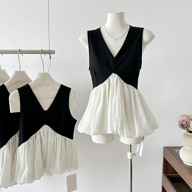Stylish Vest V Neck Sleeveless Patchwork Pleated Hem Tops Design Women Black White Shirts Fashion Zipper Tops