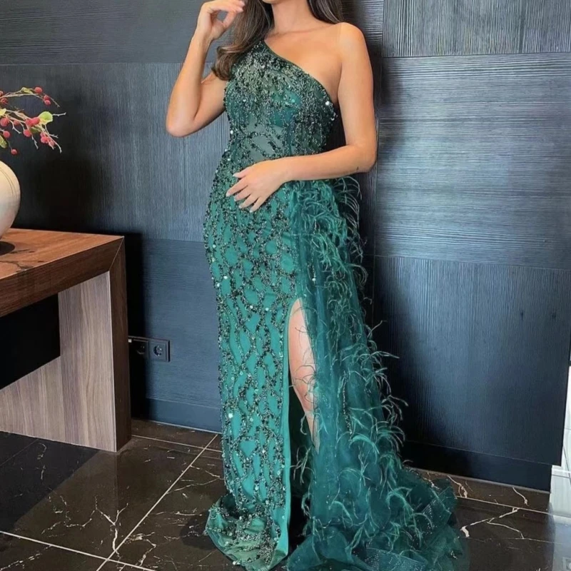 

Luxury Dubai Feather Emerald Green Mermaid One Shoulder Prom Evening Dresses for Women with Slit Beaded Wedding Party Gowns