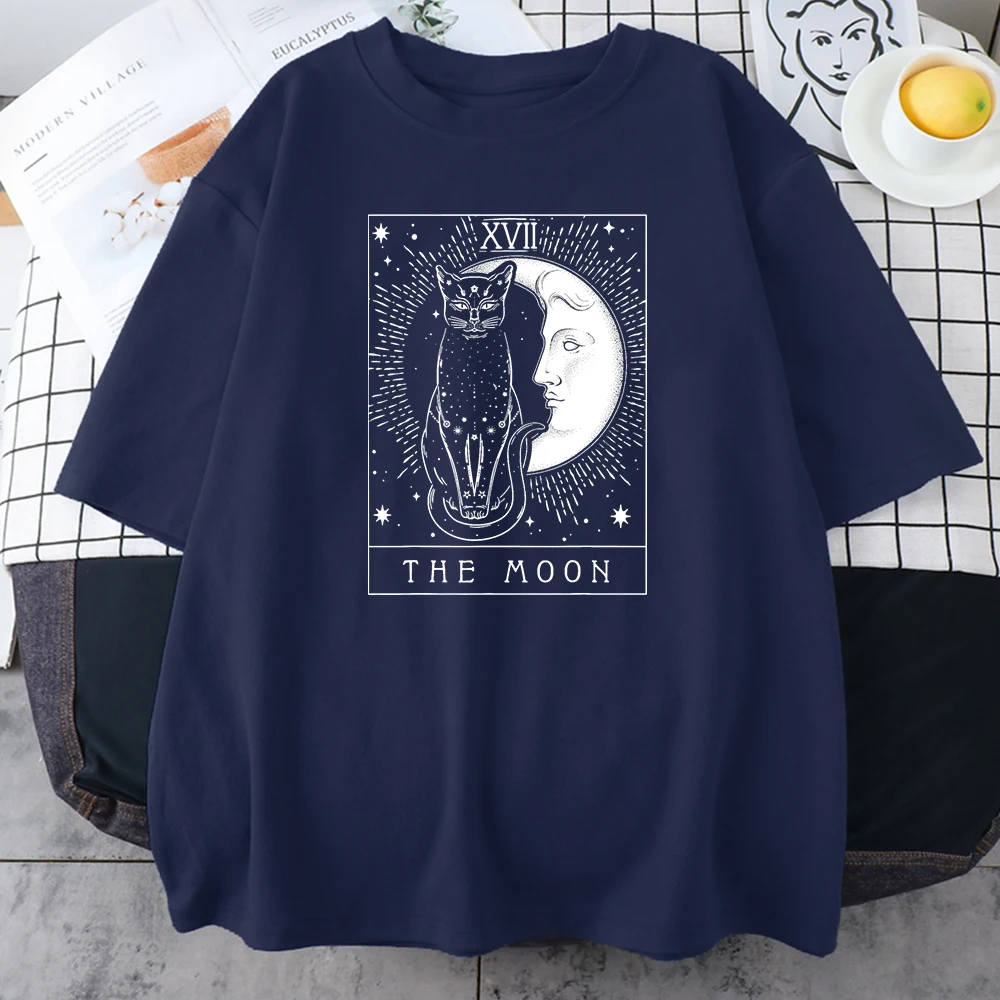 Moon And Cat Graphic Printed Womens T-Shirts Vintage Slim Clothing Harajuku Breathable T-Shirt Loose Comfortable Tshirts Woman