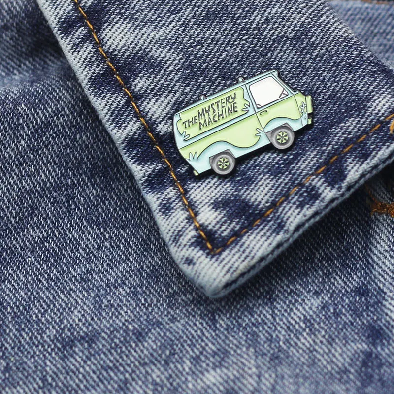 Cartoon Creative Cute Little Green Car Brooch  Metal Enamel  Badge Send to a Friend  Fashionable  Animation Exquisite  Pin